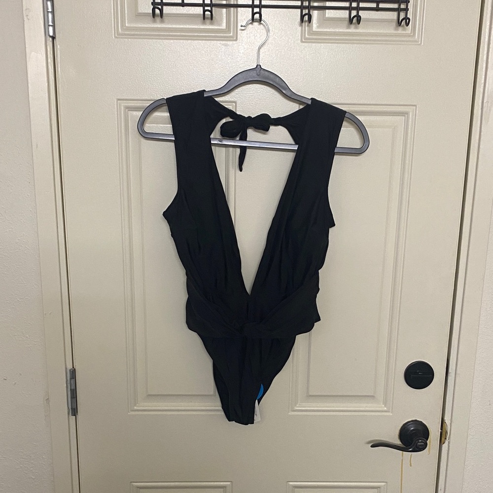 Cupshe Elegant Black Deep V One Piece Swimsuit